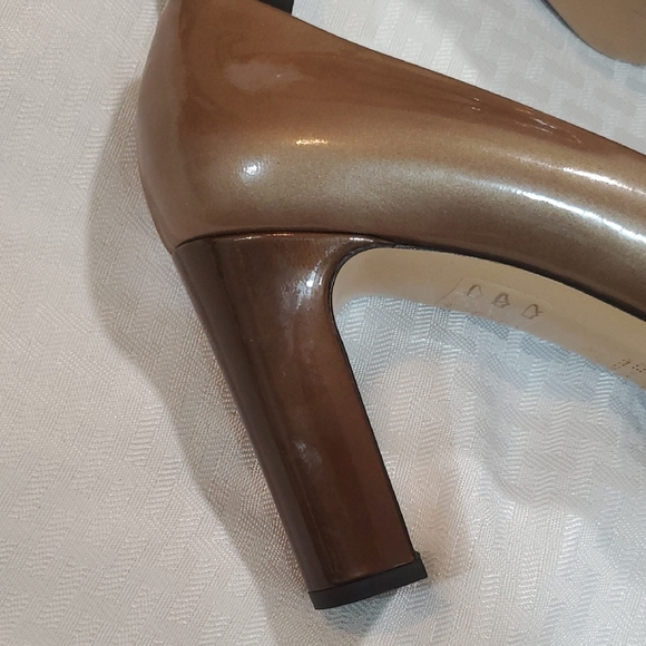 MaxMara Brown High-Heeled Pumps with a shiny Finish - Picture 5 of 16